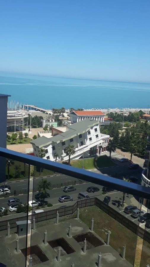 Apartment On Sherif Khimshiashvili Street 15B Batoemi Buitenkant foto