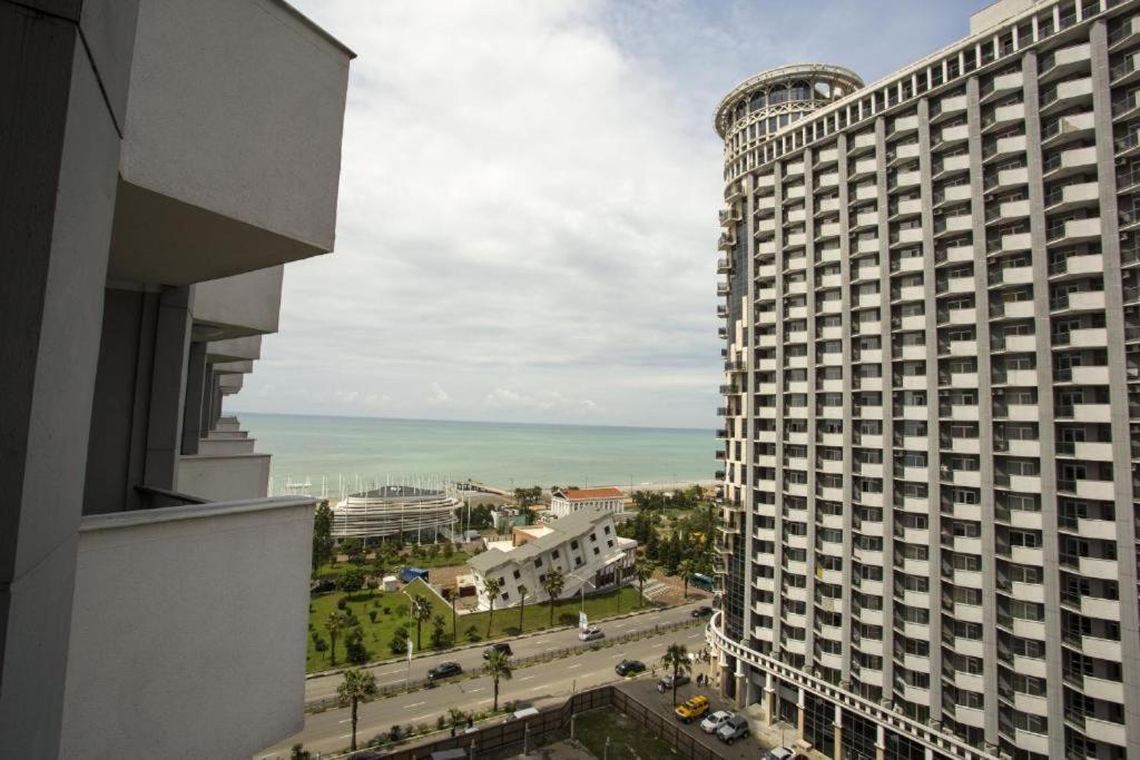 Apartment On Sherif Khimshiashvili Street 15B Batoemi Buitenkant foto