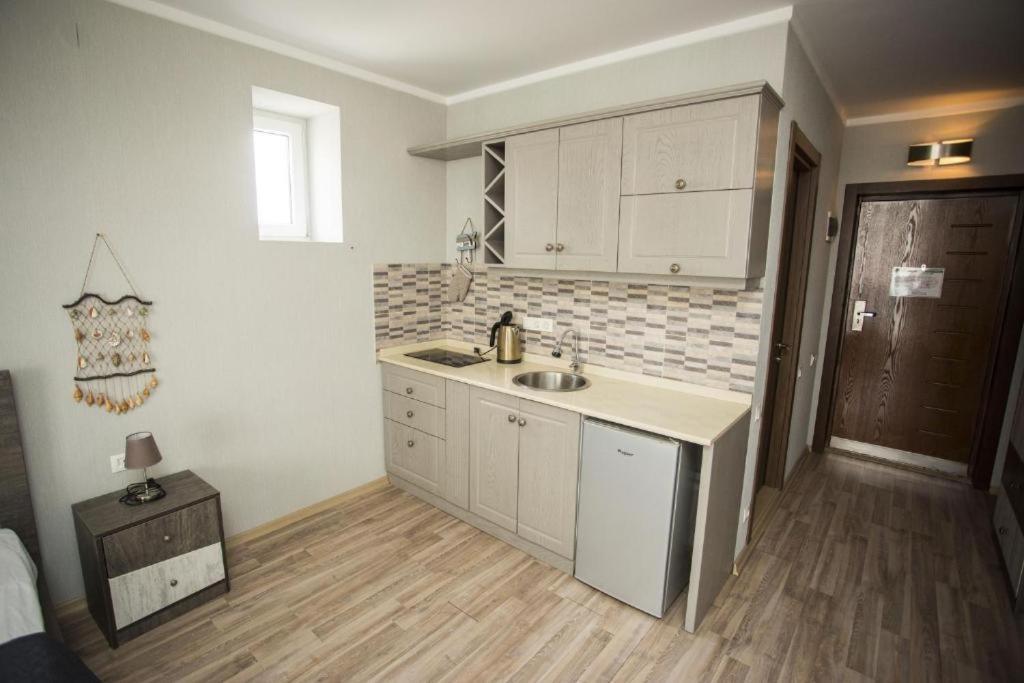 Apartment On Sherif Khimshiashvili Street 15B Batoemi Buitenkant foto