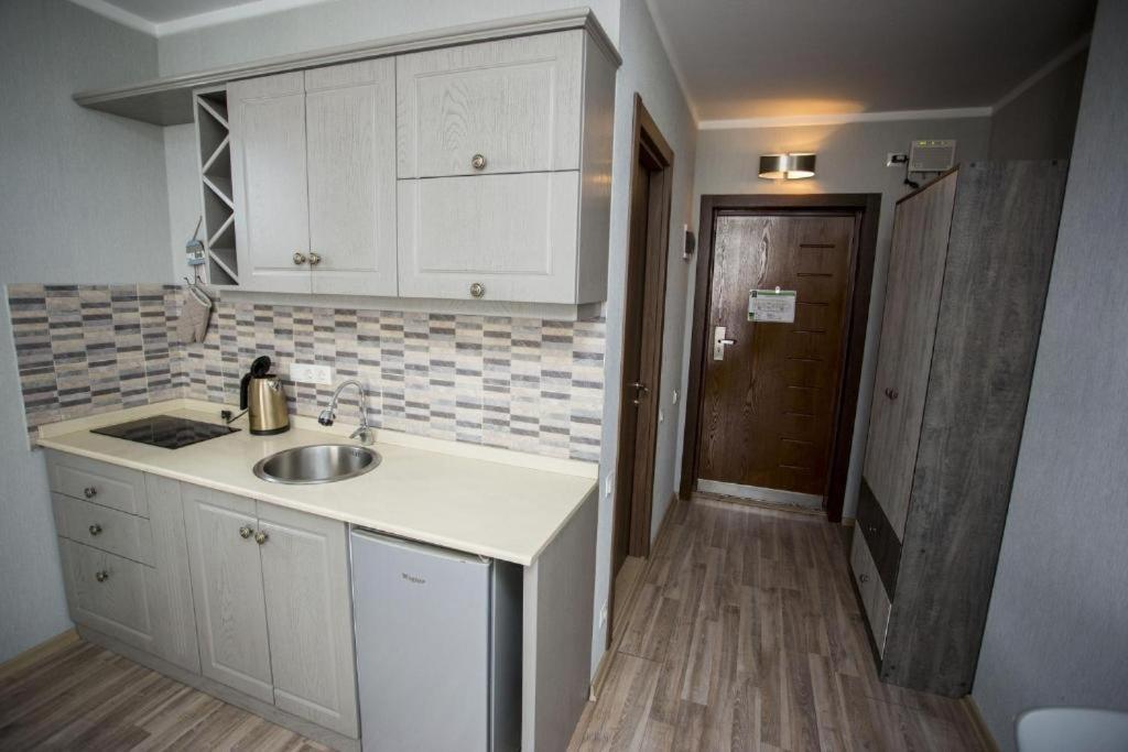 Apartment On Sherif Khimshiashvili Street 15B Batoemi Buitenkant foto