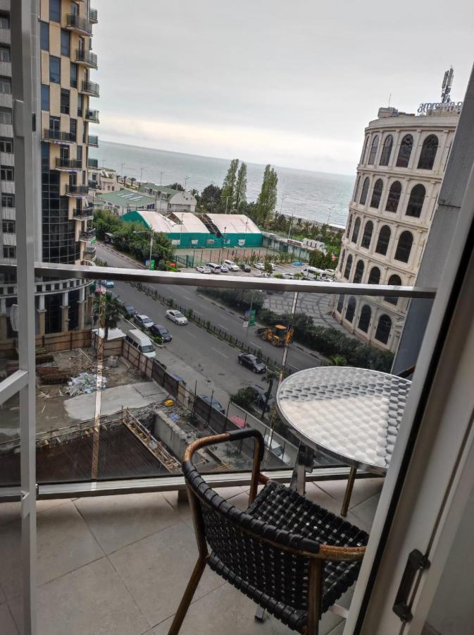 Apartment On Sherif Khimshiashvili Street 15B Batoemi Buitenkant foto