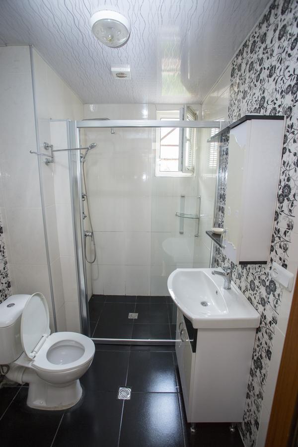 Apartment On Sherif Khimshiashvili Street 15B Batoemi Buitenkant foto